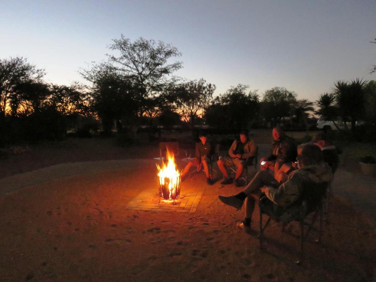 Lion'S Den Guesthouse Otjiwarongo Exterior foto
