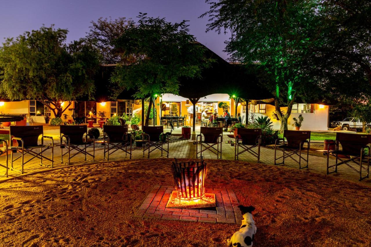 Lion'S Den Guesthouse Otjiwarongo Exterior foto