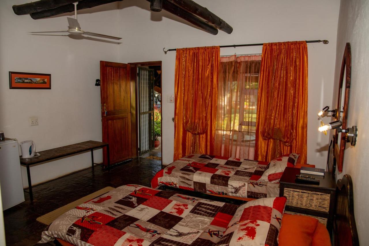 Lion'S Den Guesthouse Otjiwarongo Exterior foto