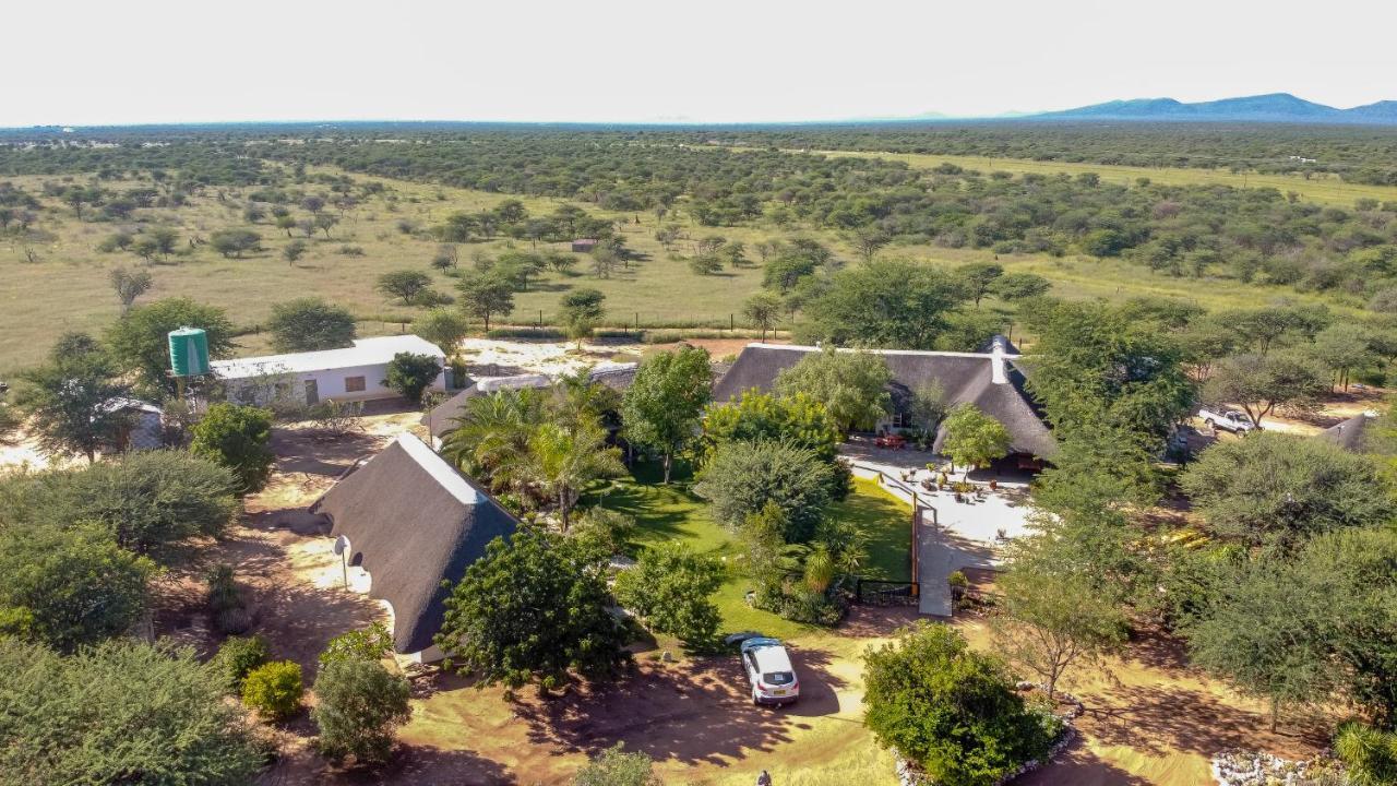 Lion'S Den Guesthouse Otjiwarongo Exterior foto